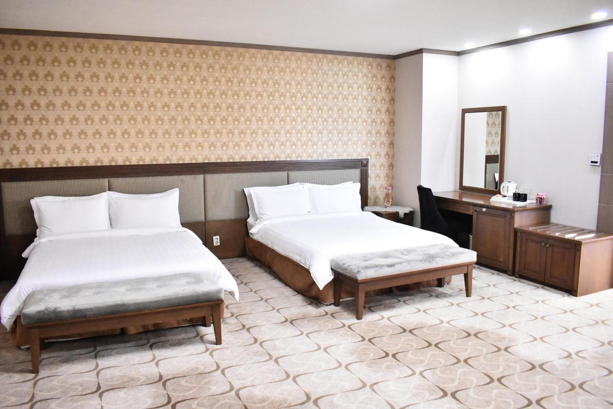 Sunjin Grand Hotel Улан-Батор Экстерьер фото