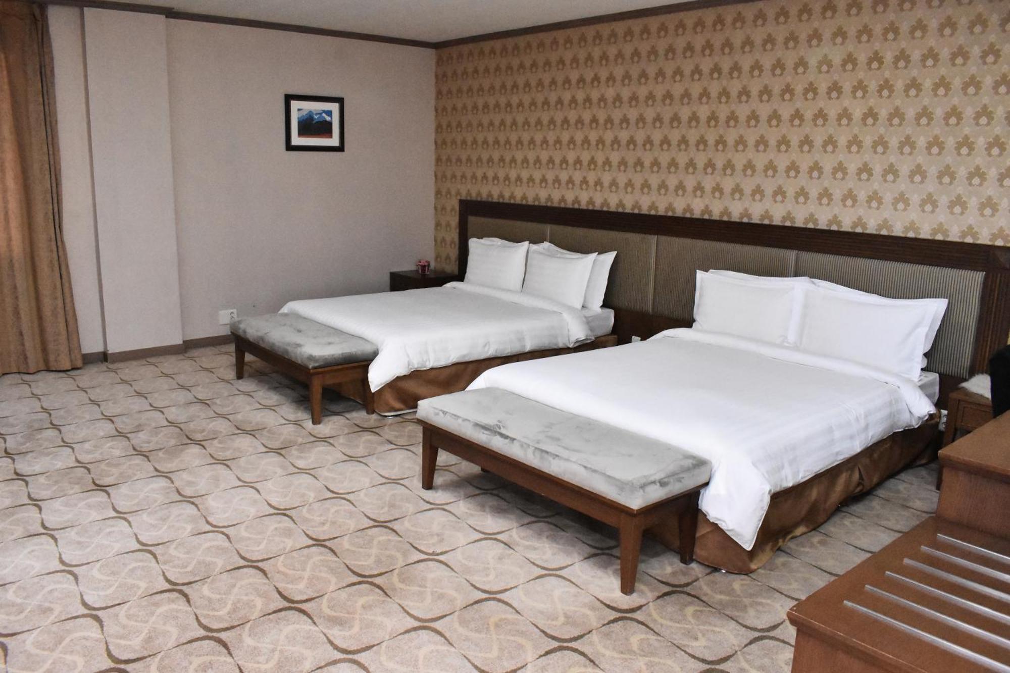Sunjin Grand Hotel Улан-Батор Экстерьер фото