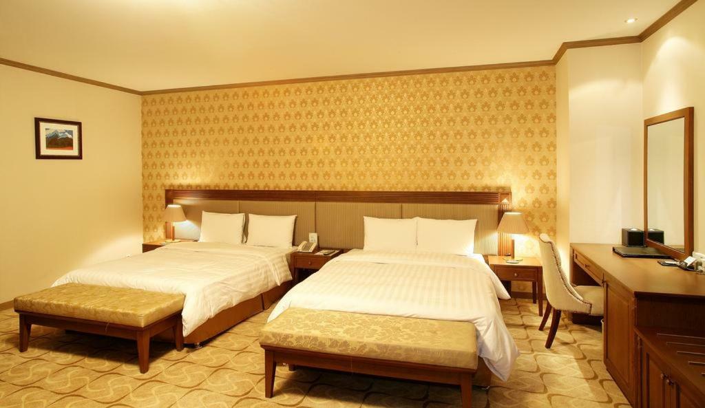 Sunjin Grand Hotel Улан-Батор Экстерьер фото