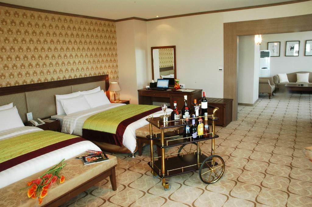 Sunjin Grand Hotel Улан-Батор Экстерьер фото